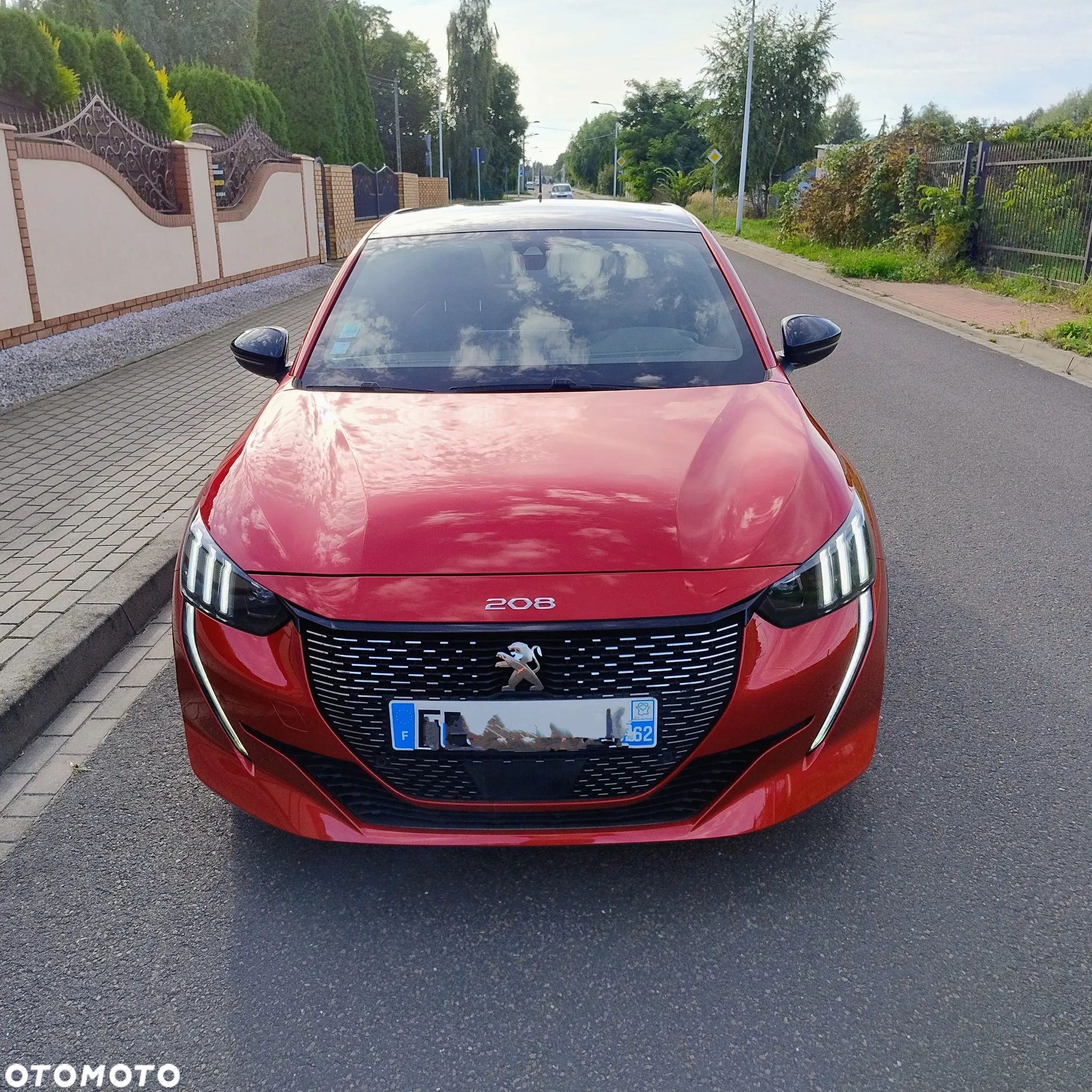 Peugeot 208 PureTech 100 GT - 1