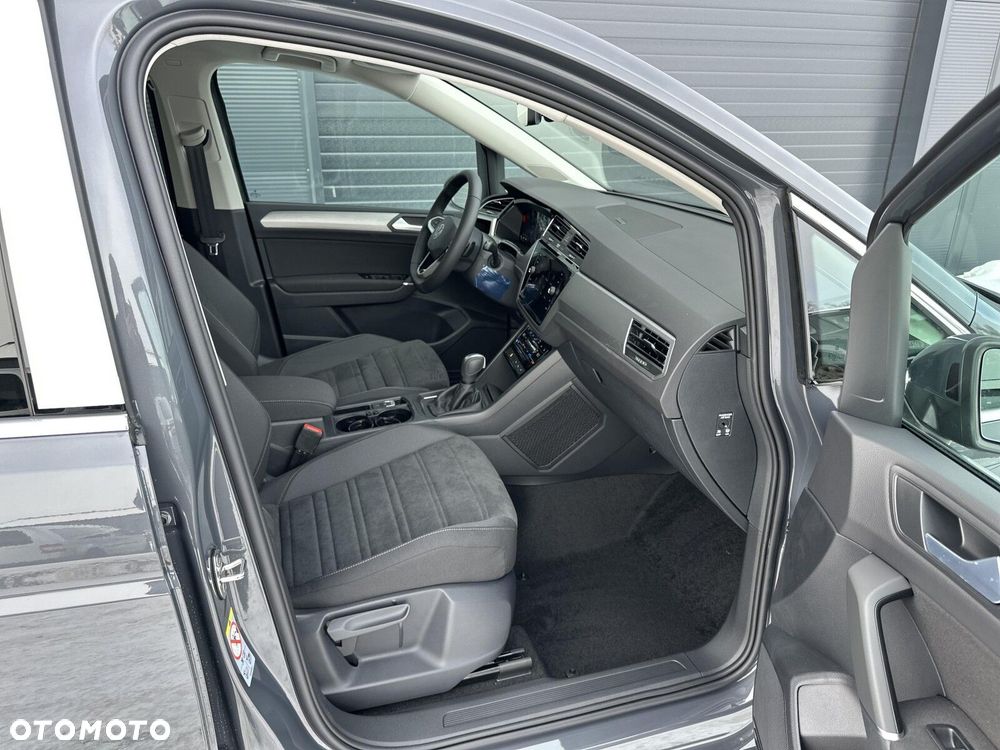 Volkswagen Touran - 35