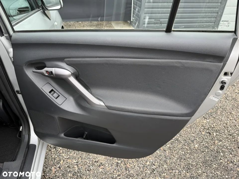 Toyota Verso 1.8 Premium 7os - 35