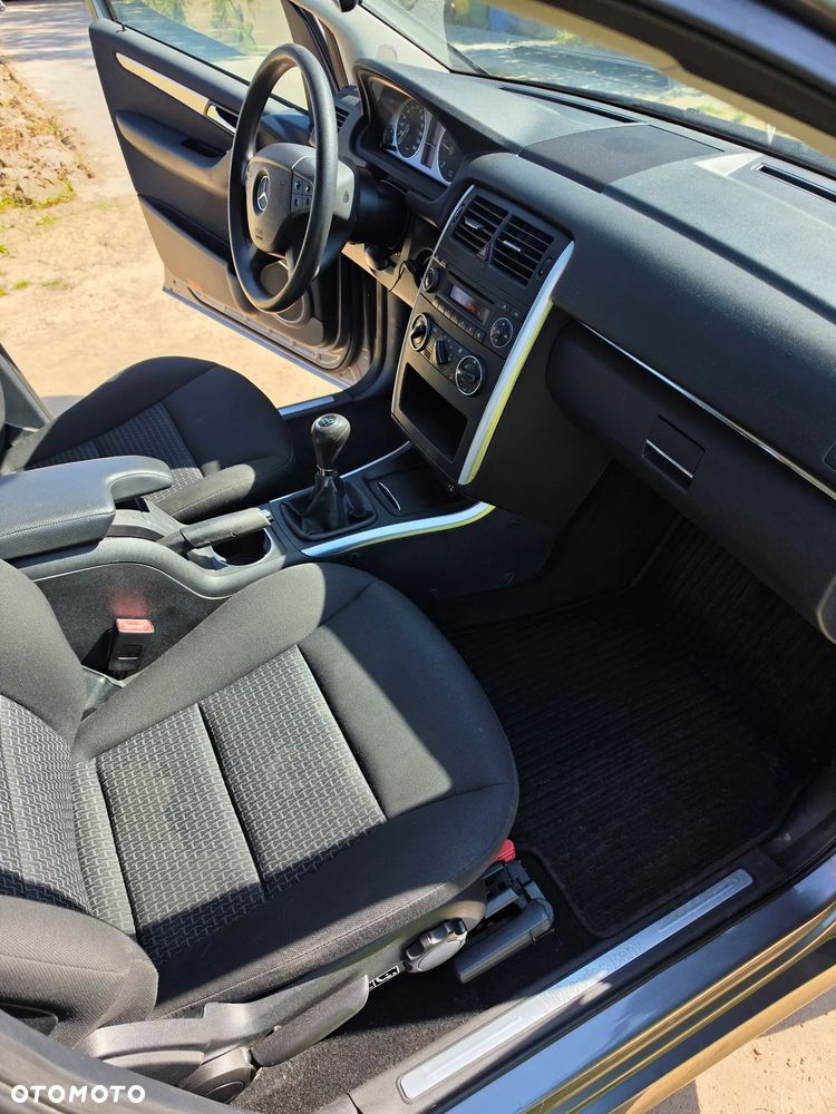 Mercedes-Benz Klasa B 180 CDI - 16