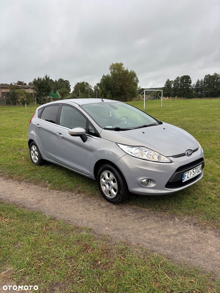 Ford Fiesta - 2