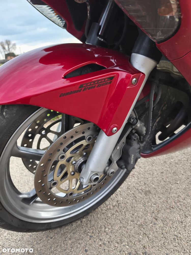 Honda VFR - 9