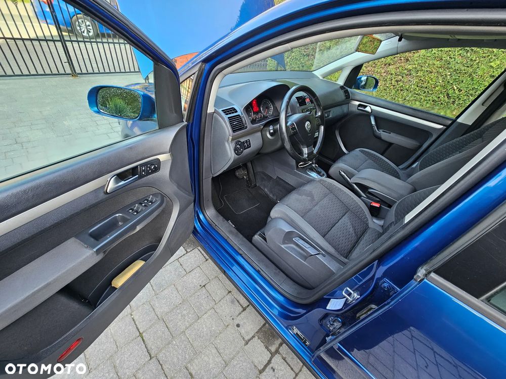 Volkswagen Touran 1.4 TSI Conceptline DSG - 8