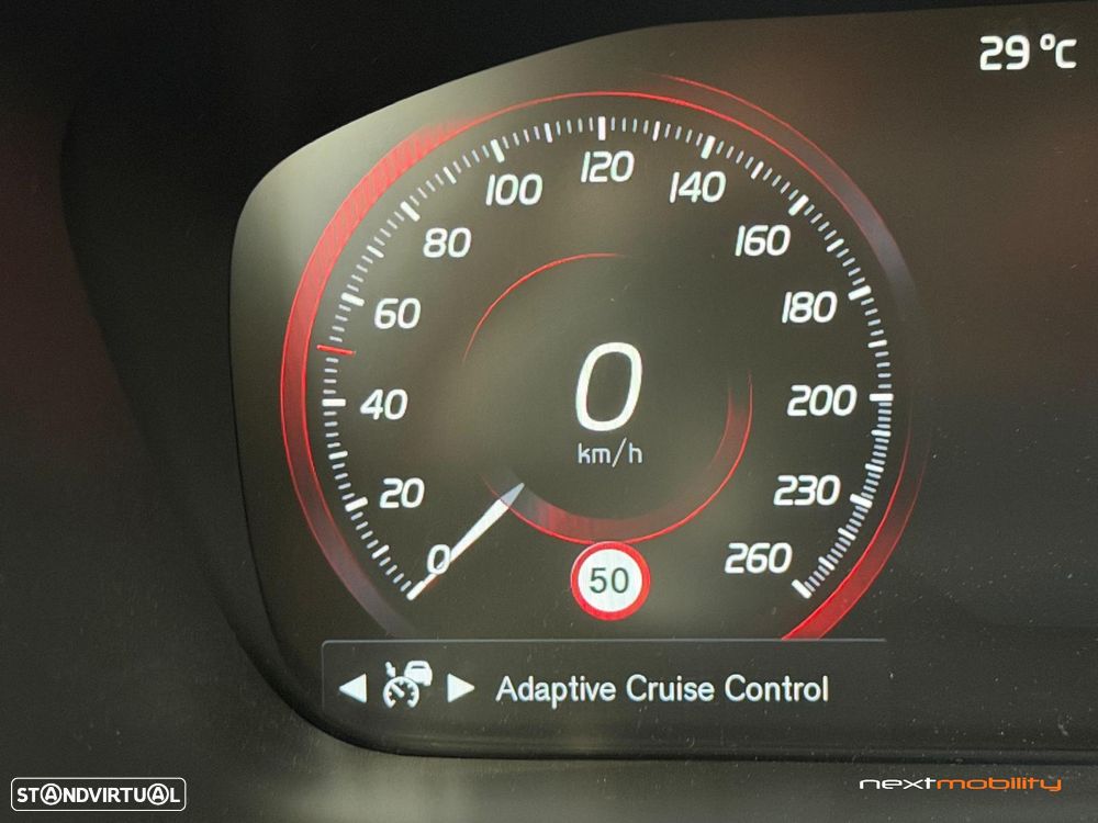 Volvo V90 2.0 D4 Momentum B.Pack Geartronic - 21