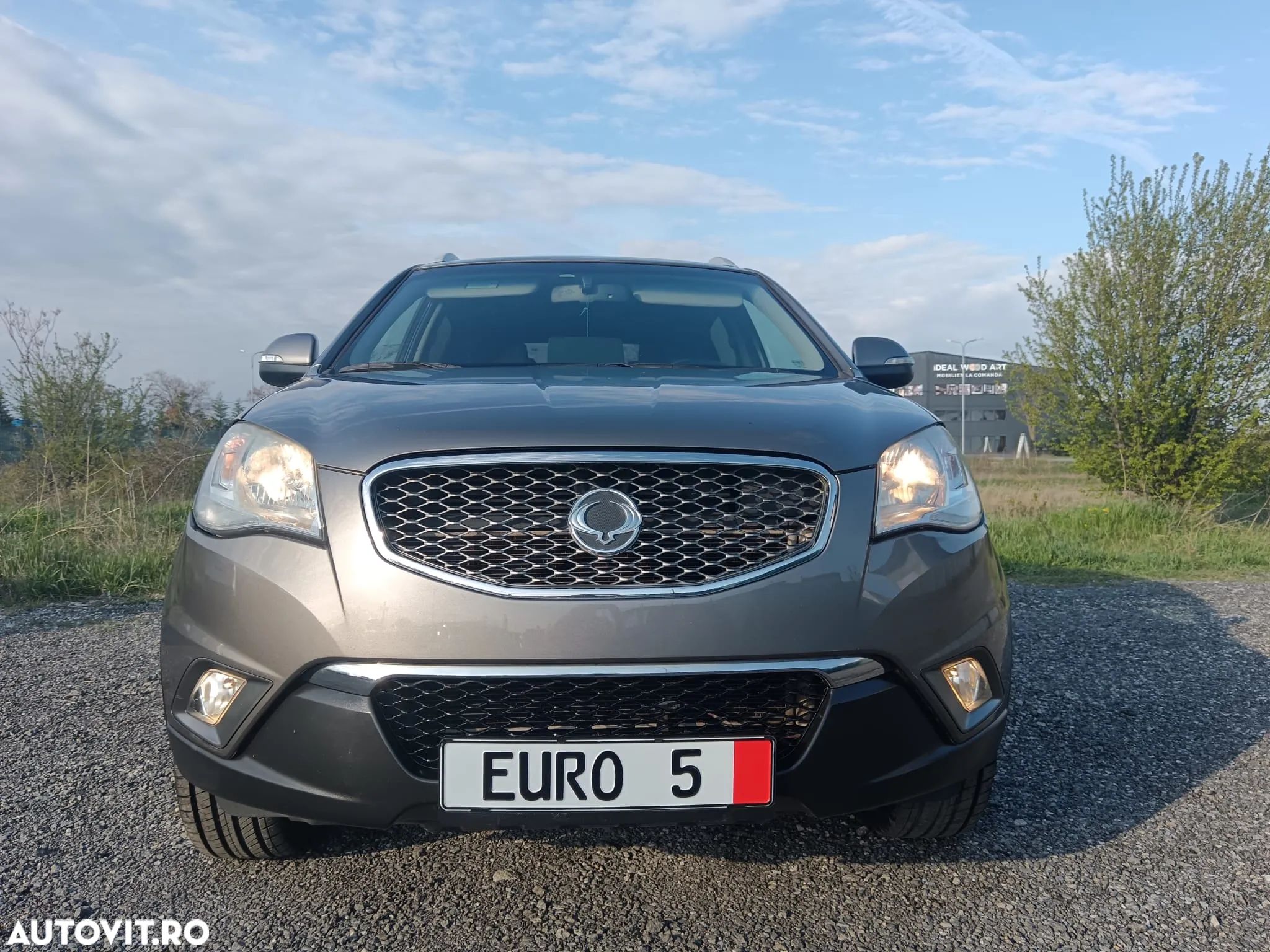 SsangYong Korando 2.0 E-XDI DPF 2WD Crystal - 1