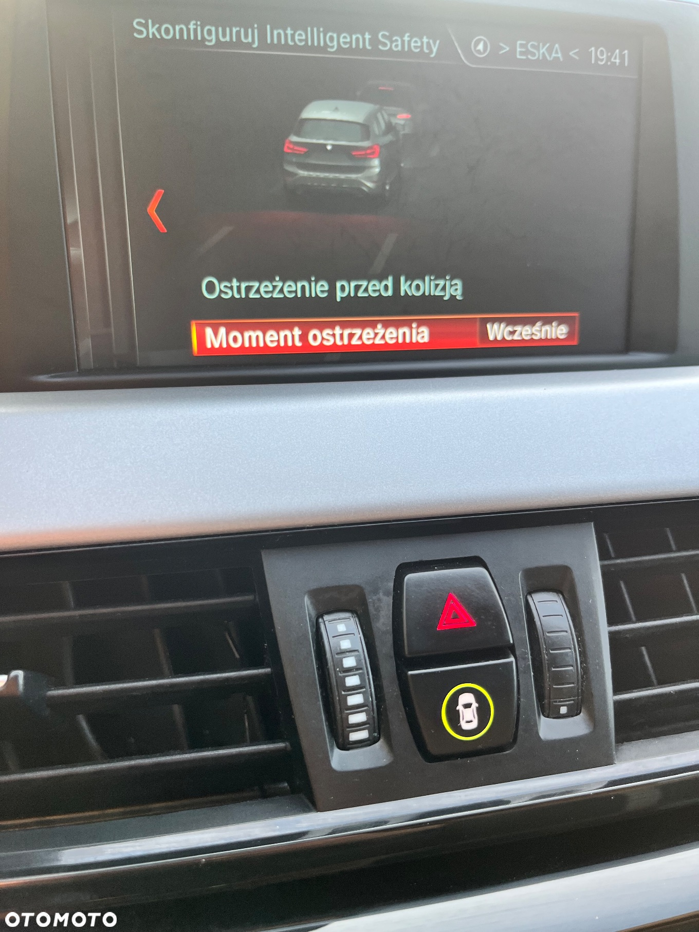 BMW X1 sDrive20i - 12