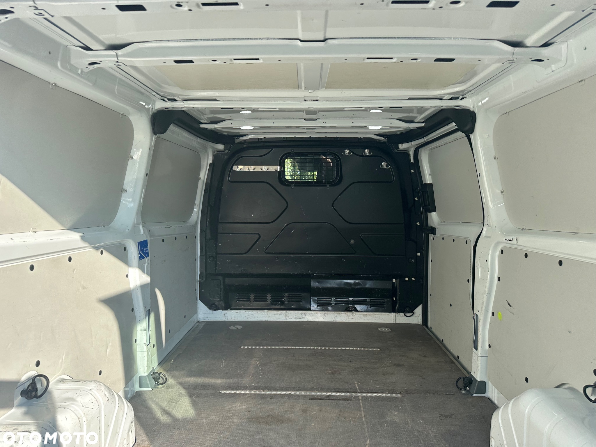 Ford Transit Custom 2019r 130ps Long stan extra klima tempomat - 19