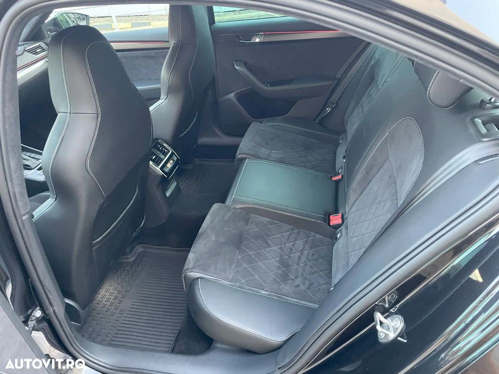 Skoda Superb 2.0 TDI DSG Sportline - 8