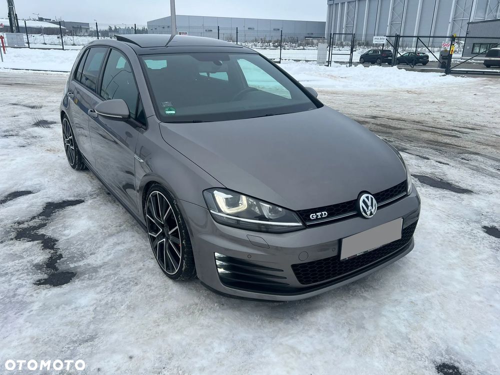 Volkswagen Golf - 32