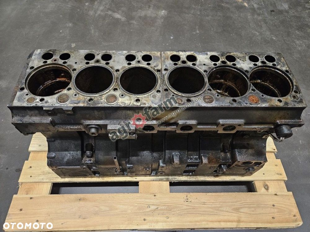 Blok silnika Massey Frguson 8690, 8680, 8670, 8660 - 2