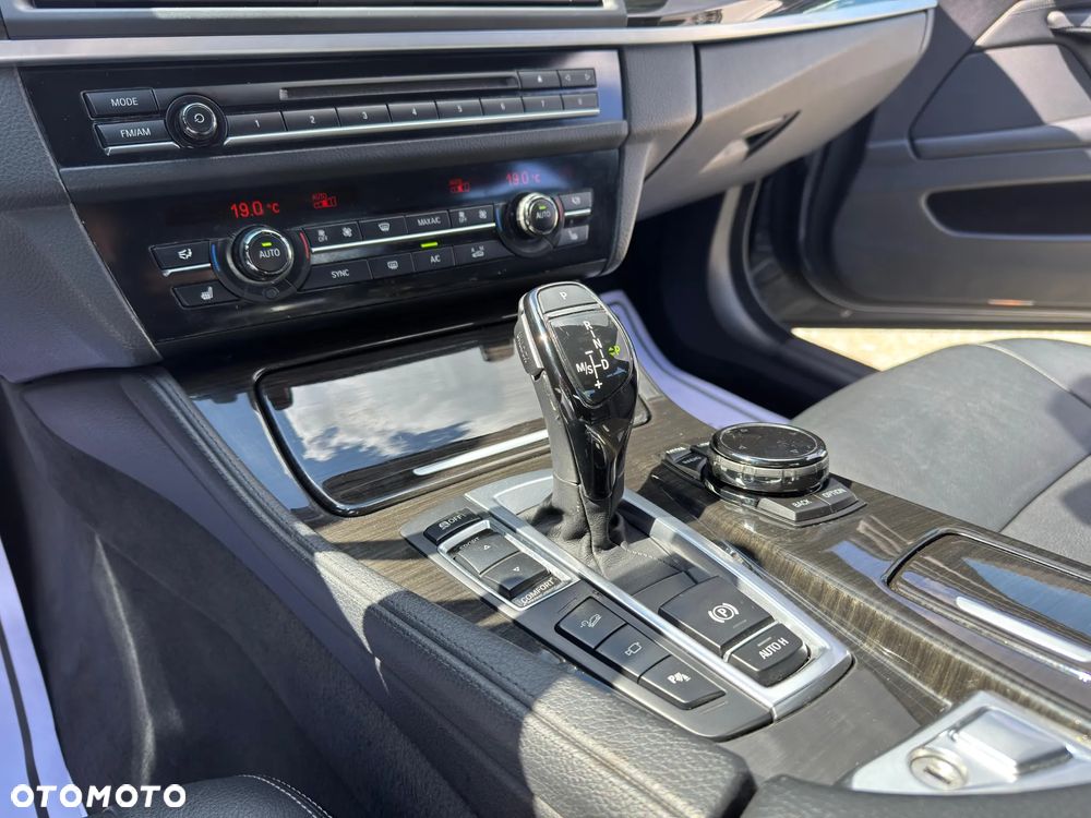 BMW Seria 5 528i xDrive - 20