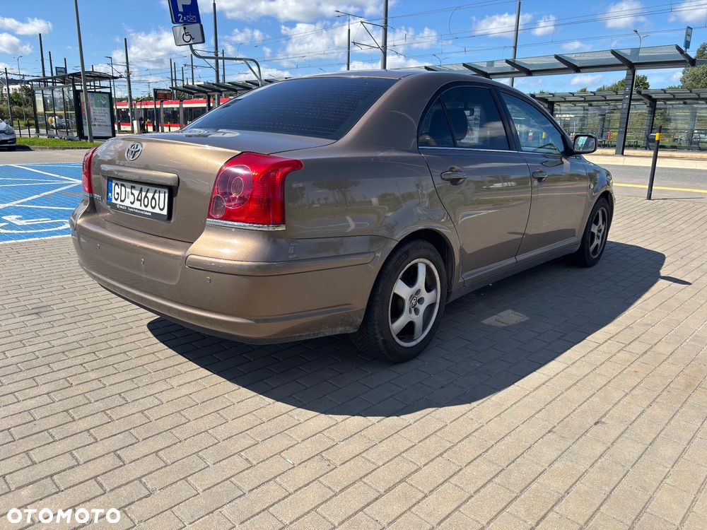 Toyota Avensis 1.8 VVT-i Terra - 3