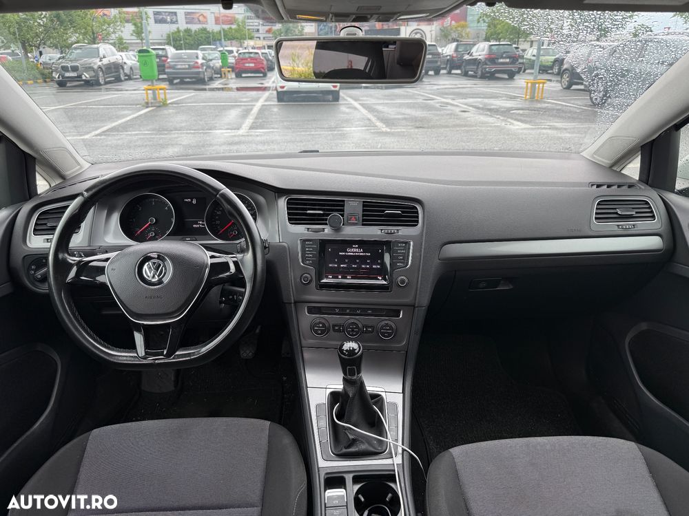 Volkswagen Golf - 6