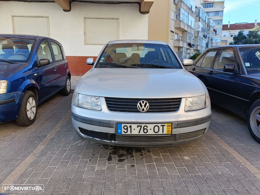 VW Passat 1.6 Confortline - 13
