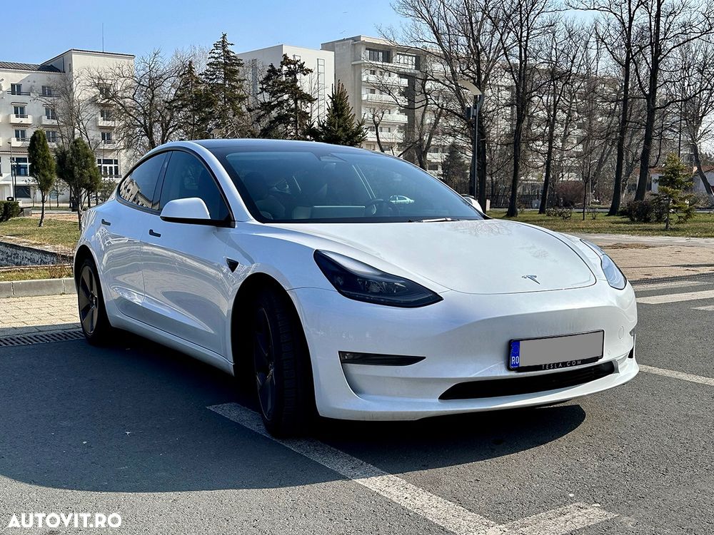 Tesla Model 3 Long Range - 8