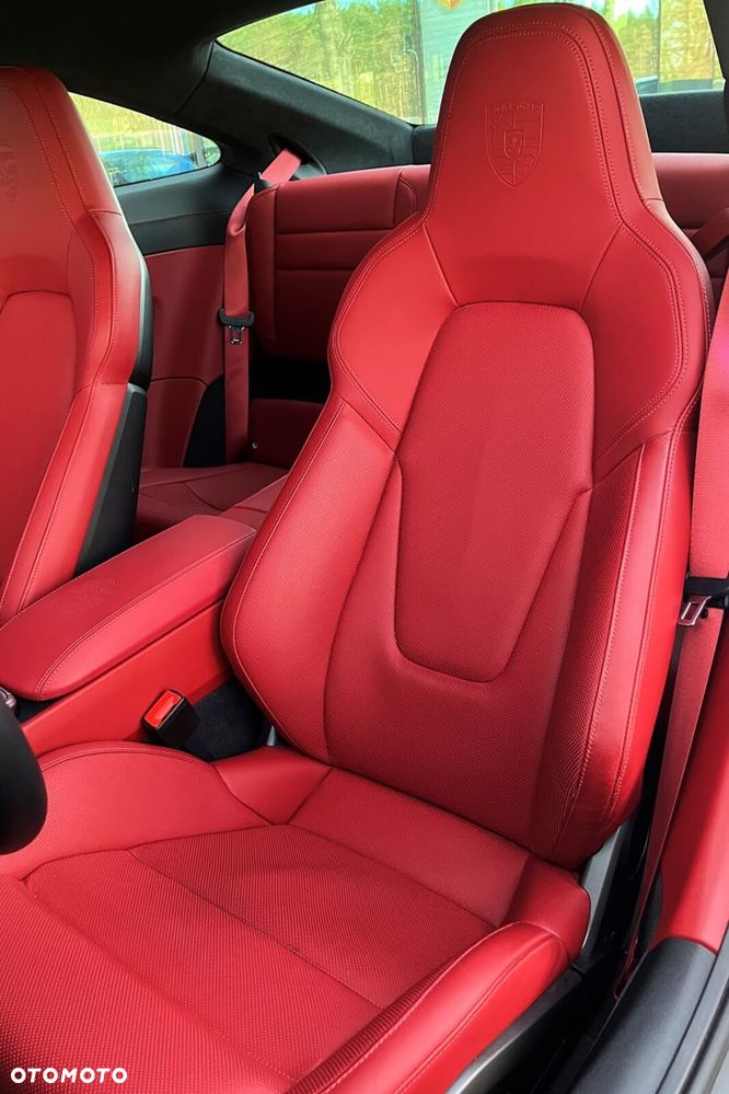 Porsche 911 Carrera - 22