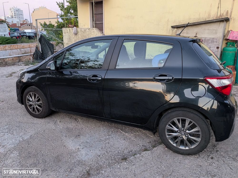 Toyota Yaris 1.0 VVT-i Exclusive - 4