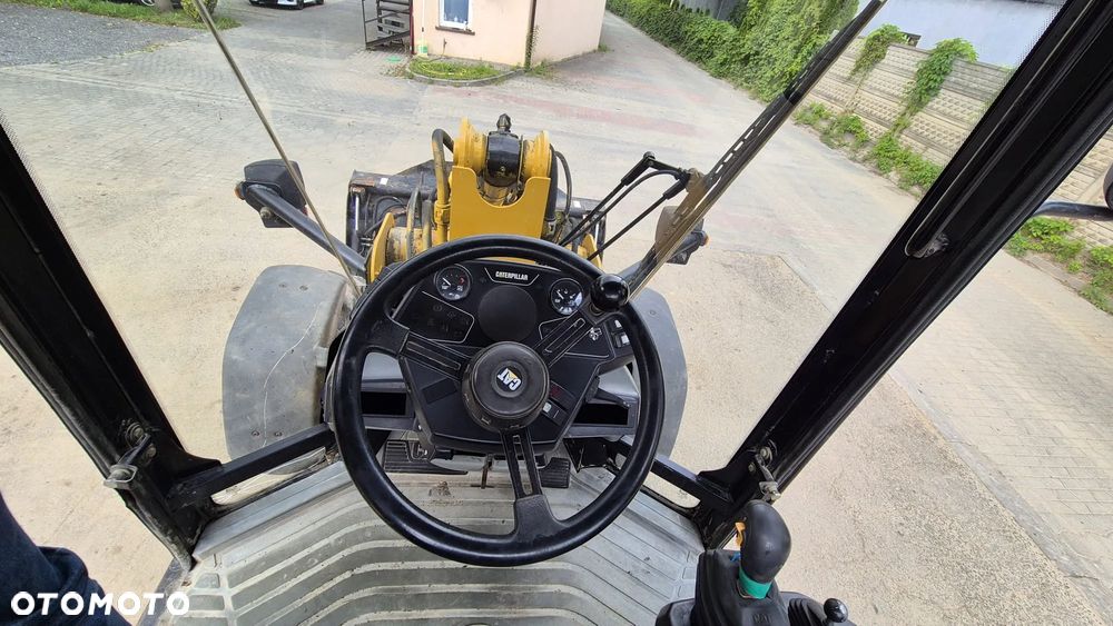 Caterpillar 908 - 12
