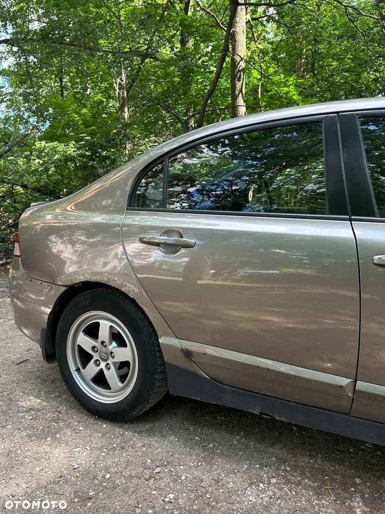 Honda Civic 1.8 Executive - 11