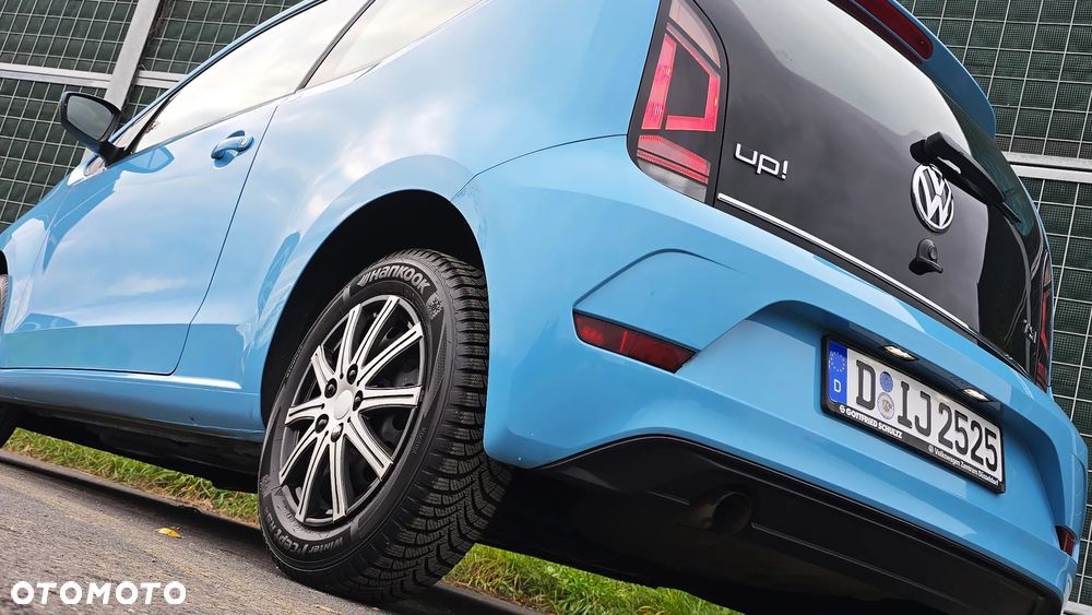 Volkswagen up! TSI (BlueMotion Technology) move - 5