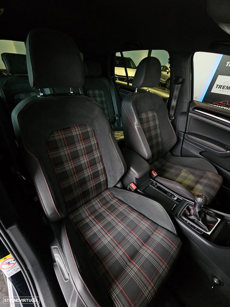 VW Golf GTI Performance BlueMotion - 12