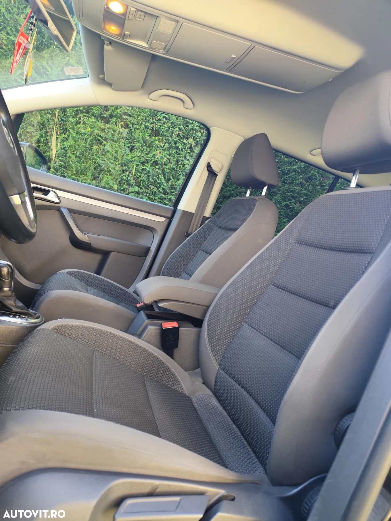 Volkswagen Touran Cross 1.6 TDI DSG - 13