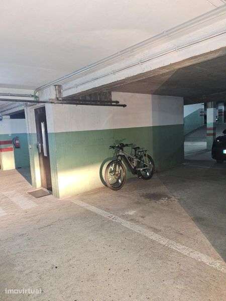Lugar de garagem, próximo do Mira Maia Shopping - Grande imagem: 2/3