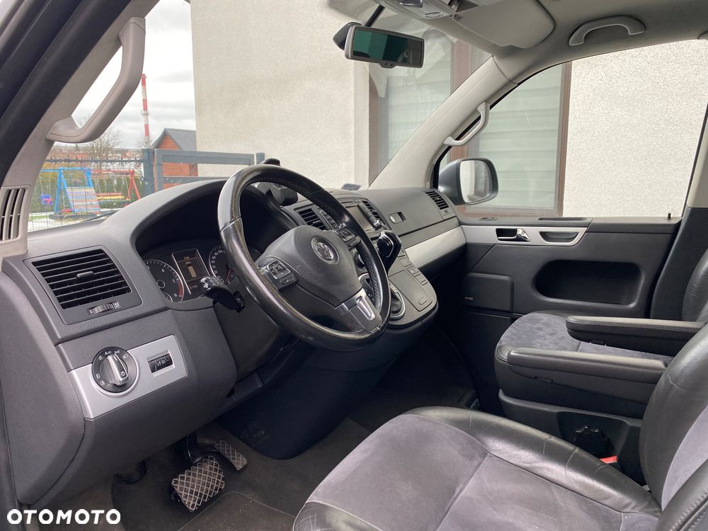 Volkswagen Multivan - 11