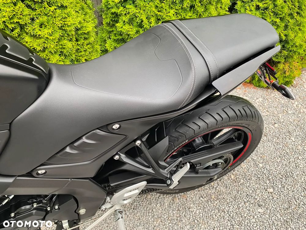 Yamaha MT - 24