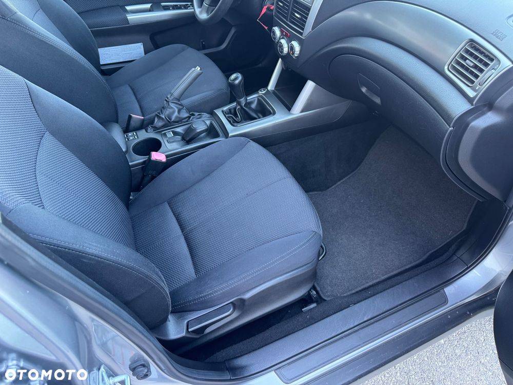 Subaru Forester 2.0X Trend - 19