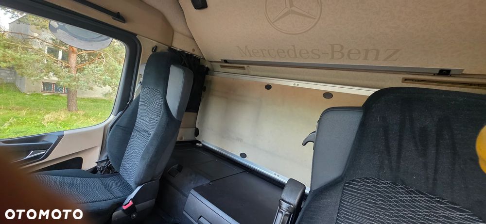 Mercedes-Benz ACTROS - 10