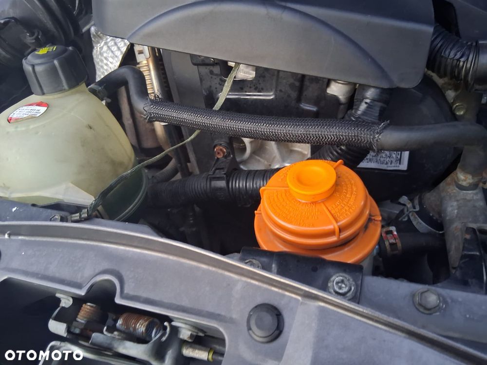 Suzuki Grand Vitara 1.9 DDiS Comfort DPF - 11