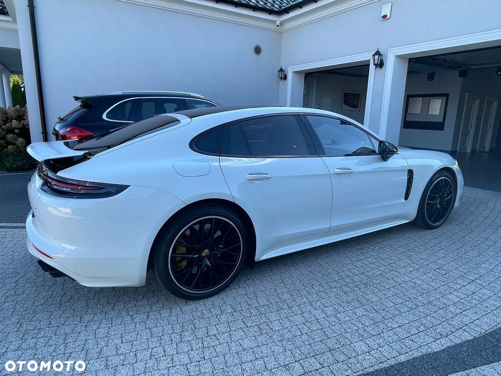 Porsche Panamera 4S Executive - 13