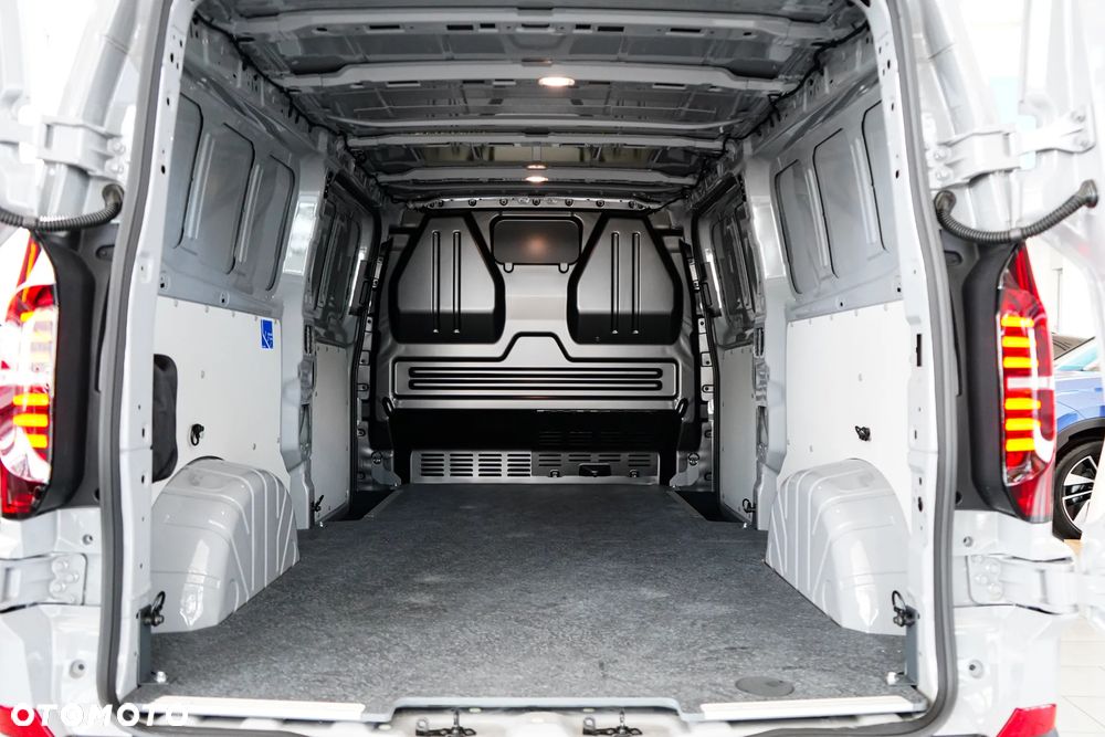 Volkswagen Transporter T7 - 21