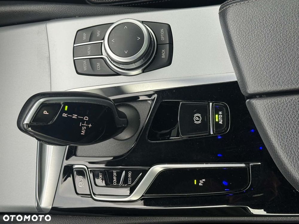 BMW Seria 5 518d mHEV sport - 25