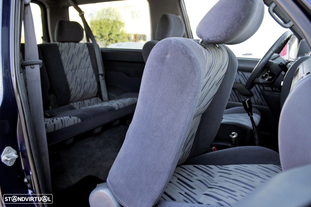 Toyota Land Cruiser 3.0 TD Pack 1 - 16