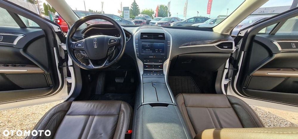 Lincoln MKZ - 38