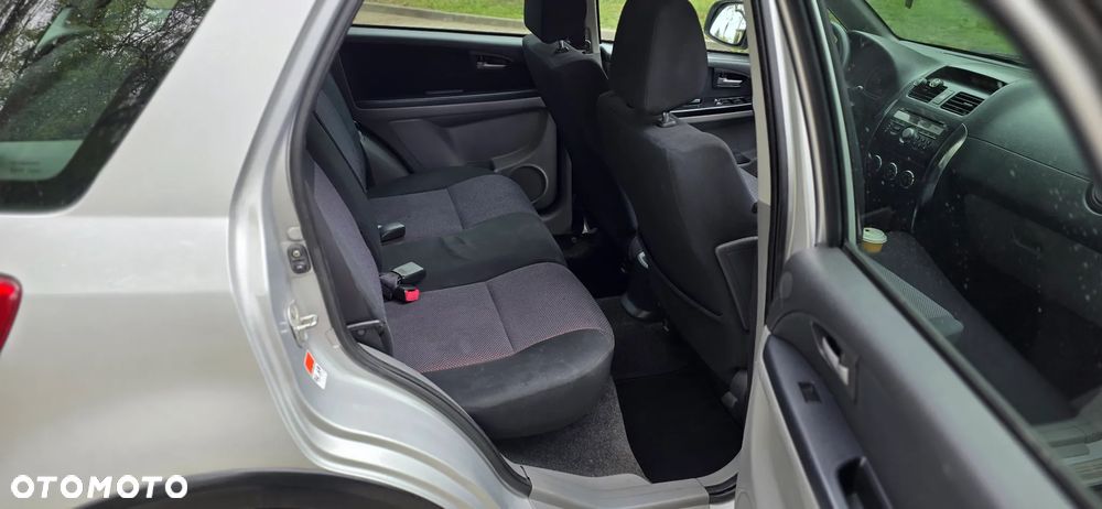 Suzuki SX4 1.6 GS/Premium - 12