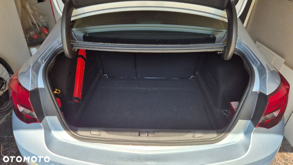 Opel Astra 1.4 T Enjoy EU6 - 17