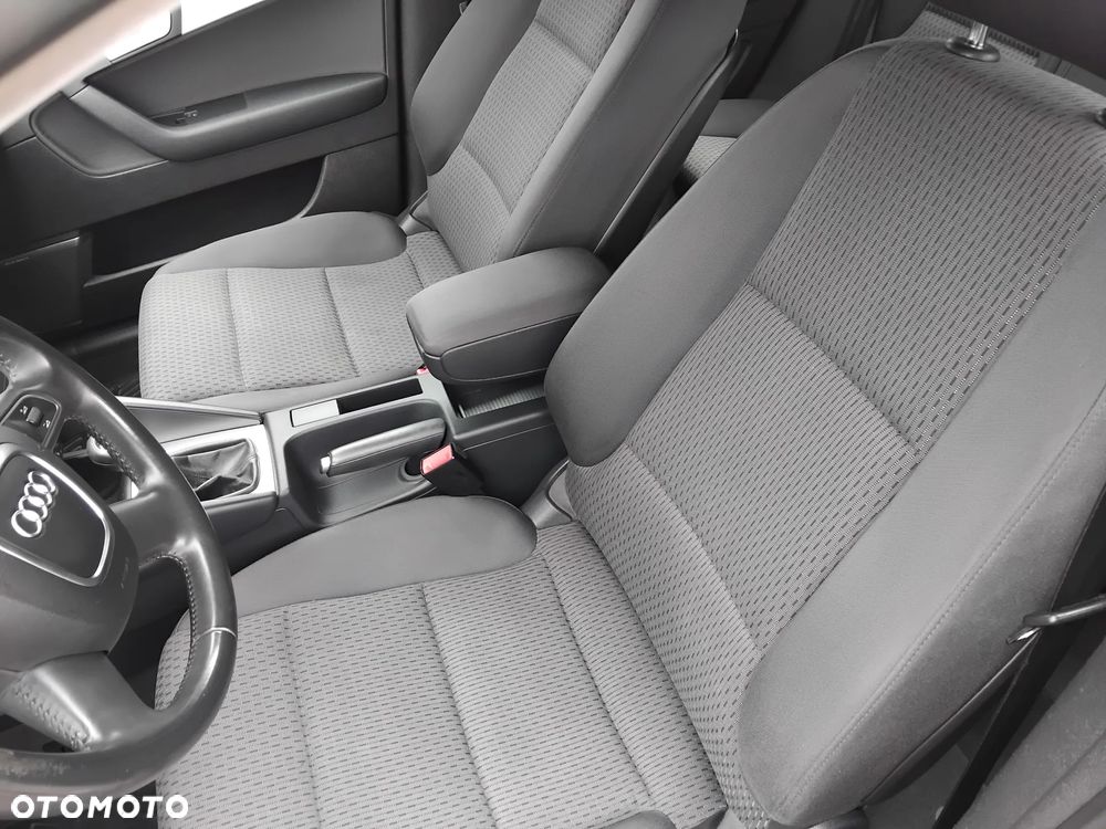 Audi A3 Sportback 1.8 TFSI Attraction - 23