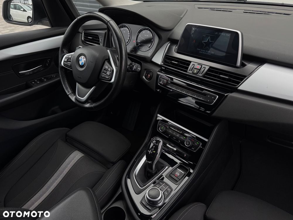 BMW Seria 2 220d xDrive Sport-Aut Advantage - 32