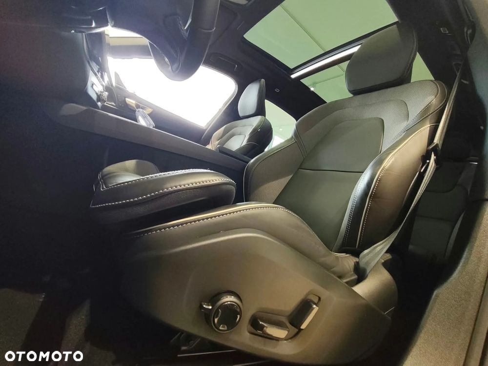 Volvo XC 60 T8 Plug-In Hybrid AWD Ultimate Black Edition - 20