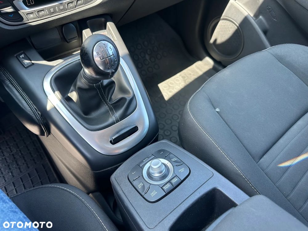 Renault Scenic - 17
