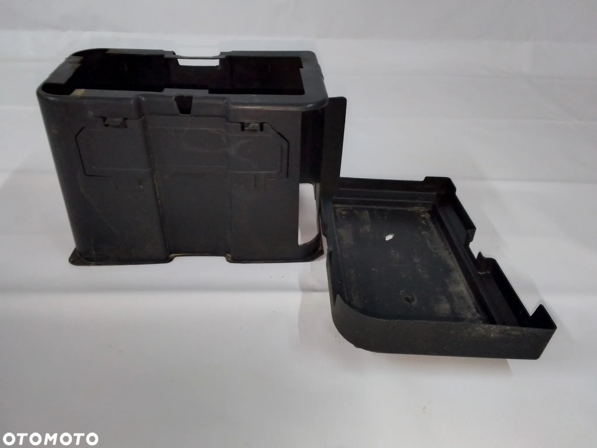 Obudowa akumulatora Honda CR-V II Lift - 2