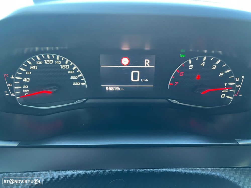 Peugeot 2008 1.2 PureTech Active Pack EAT8 - 3