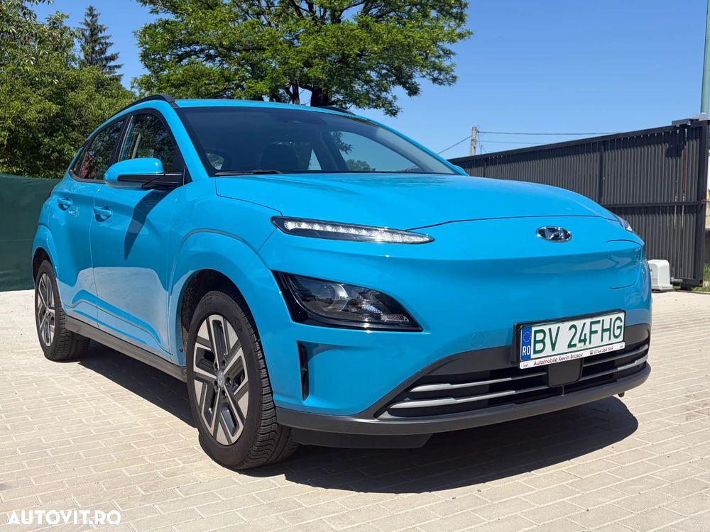 Hyundai KONA Select - 2