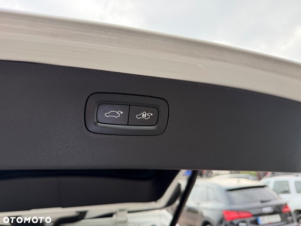 Volvo XC 90 B5 D AWD Momentum Pro 7os - 22