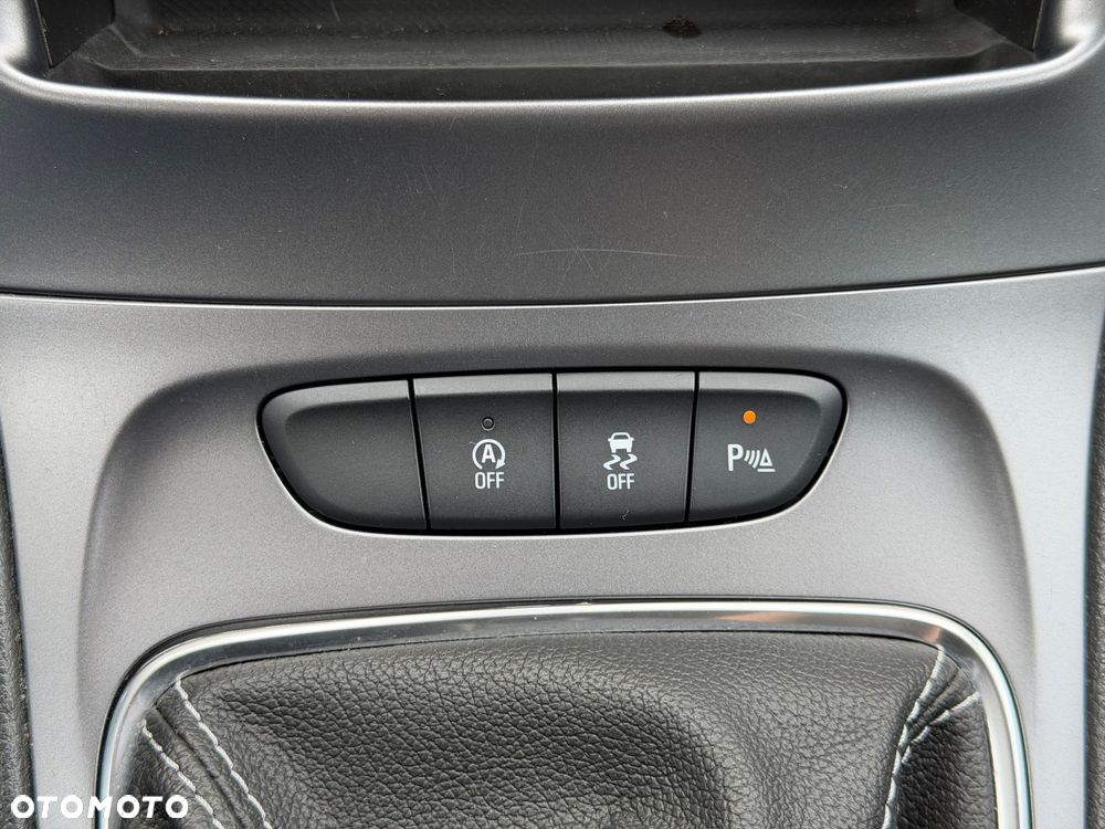 Opel Astra 1.4 Turbo Innovation - 24