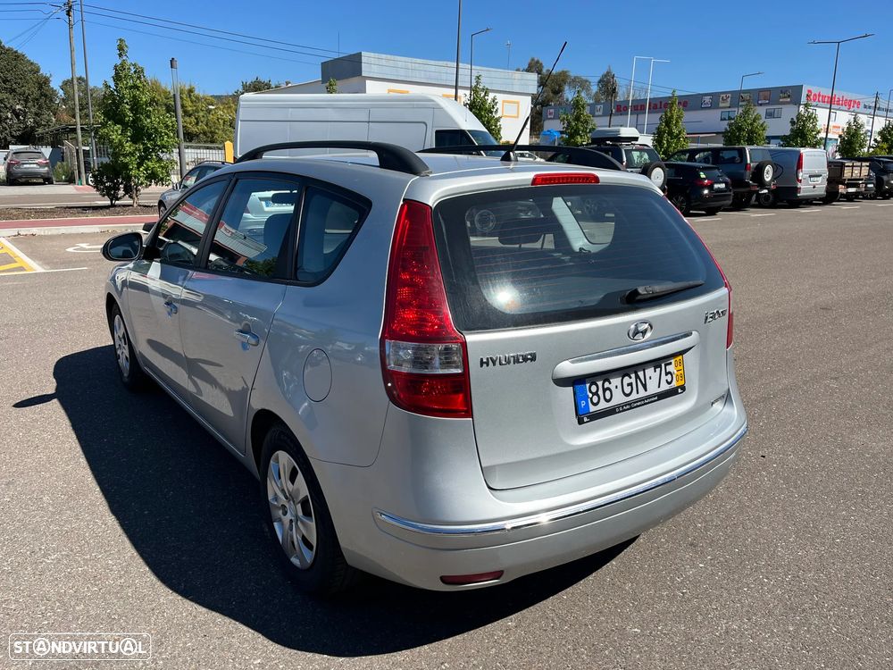 Hyundai i30 CW 1.6 CRDi Blue Comfort - 3