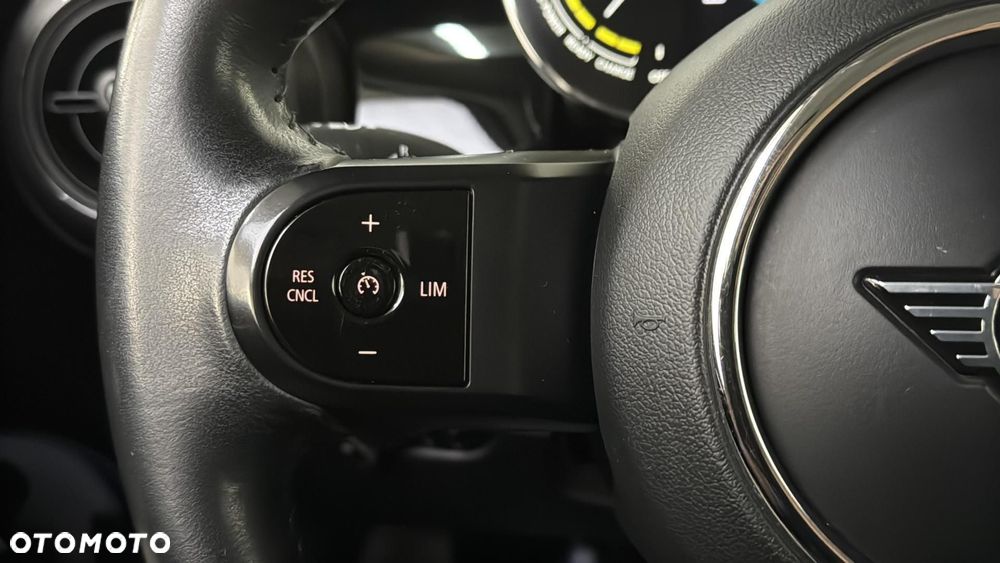 MINI Cooper SE Classic Trim - 28